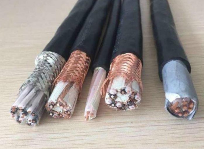 怎么檢查電線是否老化還是需要一定的技術.jpg